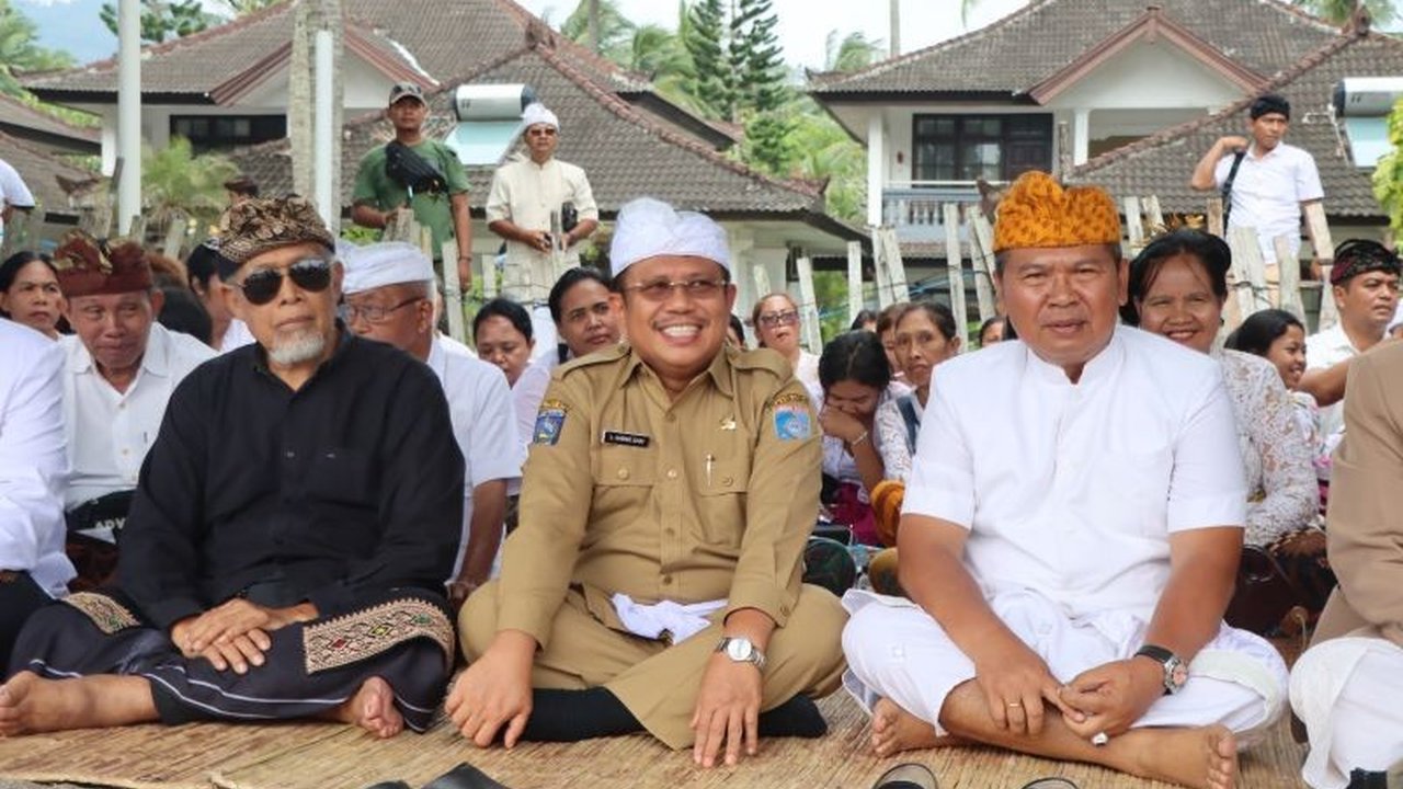 Bupati Lombok Barat, Lalu Ahmad Zaini, mengajak seluruh masyarakat untuk menjaga kerukunan antarumat beragama demi mendukung pembangunan daerah yang lebih maksimal.