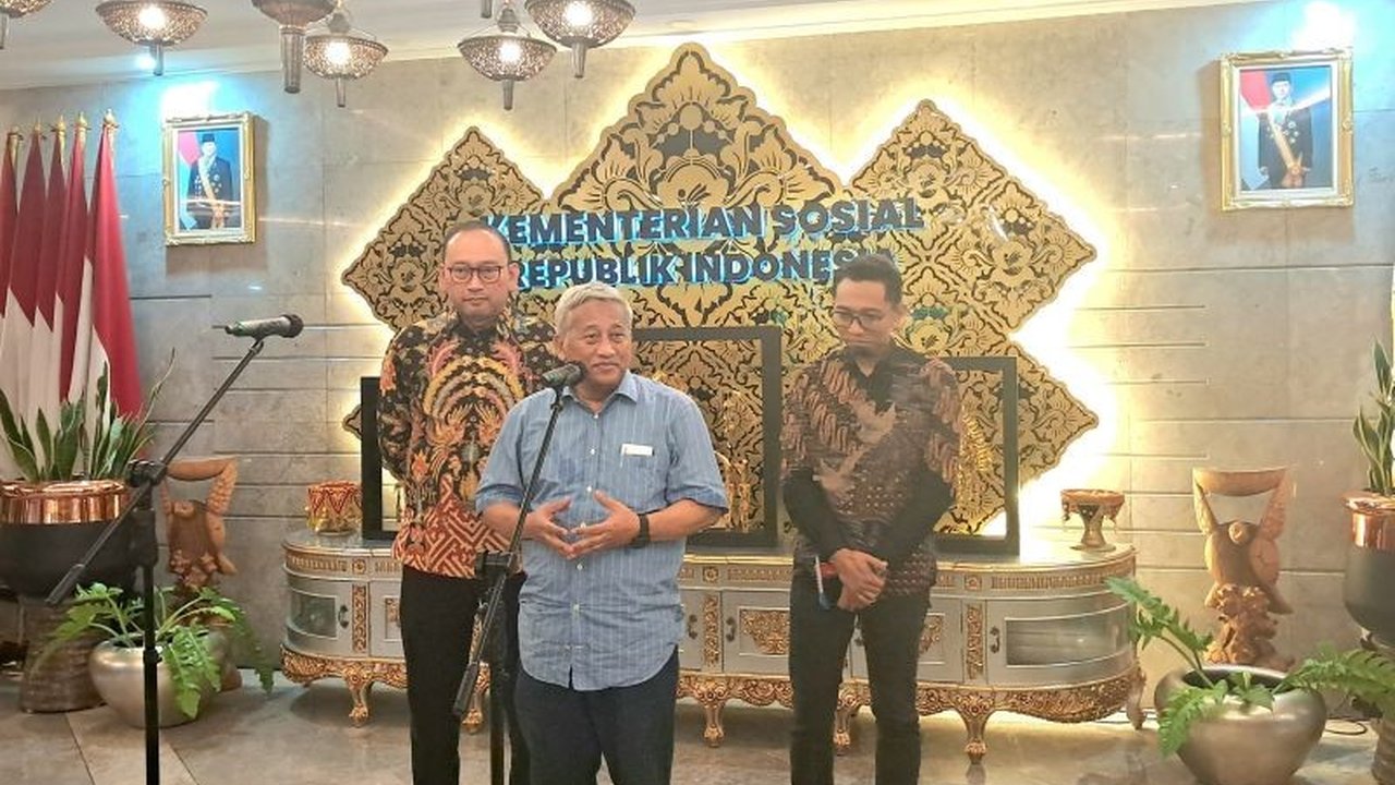 Kementerian Sosial (Kemensos) akan melakukan matrikulasi bagi siswa dan guru Sekolah Rakyat sebelum tahun ajaran baru dimulai pada Juli 2025 untuk memastikan kesiapan mereka.