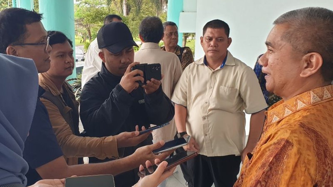 Pendaftaran SNBT Unsri Palembang 2025 meningkat signifikan hingga mencapai 21.900 peserta, Rektor Unsri menyiapkan penginapan untuk kelancaran ujian.
