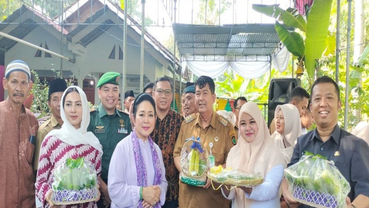 Ketua Komisi IV DPR RI, Siti Hediati Hariyadi, mengunjungi Kulon Progo dan berjanji memberikan bantuan alat pertanian serta menyerap aspirasi petani untuk mendukung ketahanan pangan.
