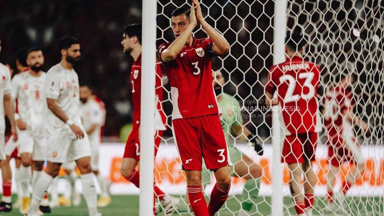Kapten Timnas Indonesia, Jay Idzes, memuji mentalitas dan kekompakan timnya setelah berhasil mengalahkan Bahrain dengan skor 1-0 di Stadion Utama Gelora Bung Karno, sekaligus membalas kekalahan telak dari Australia.