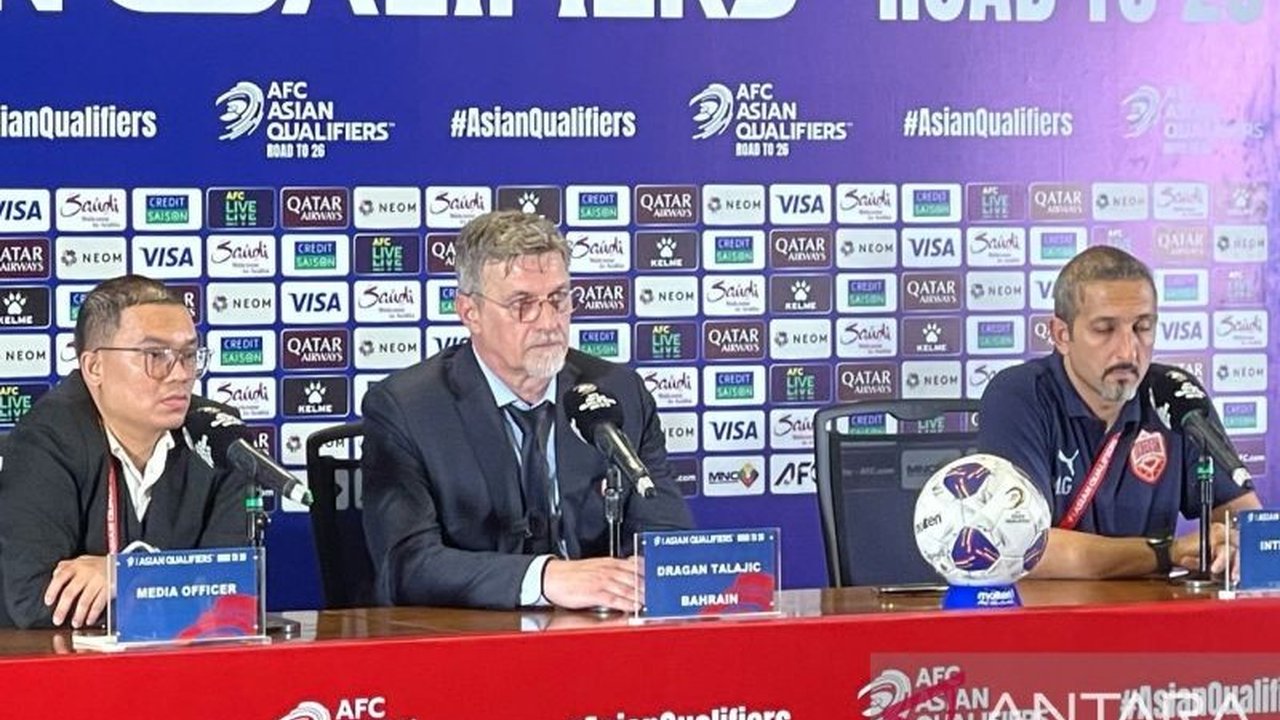 Pelatih Bahrain, Dragan Talajic, mengecam aksi penonton Stadion Utama Gelora Bung Karno yang mencemooh lagu kebangsaan Bahrain saat pertandingan kualifikasi Piala Dunia 2026 melawan Indonesia.