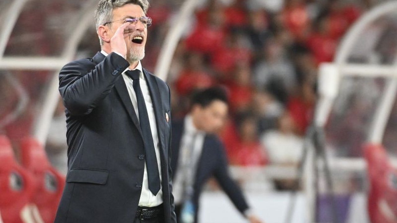 Pelatih Bahrain, Dragan Talajic, menilai pertandingan melawan Indonesia seharusnya berakhir imbang, meskipun Indonesia menang 1-0 berkat gol dari Ole Romeny.