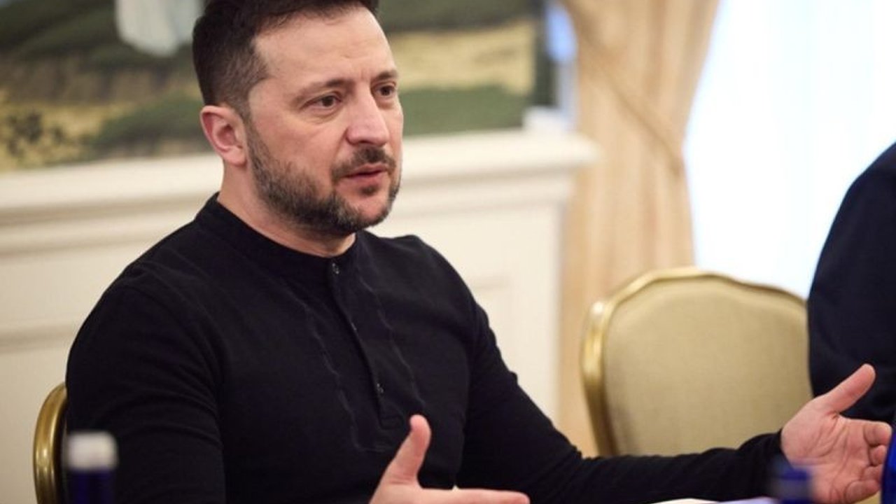 Presiden Ukraina Volodymyr Zelenskyy menyatakan kesediaan melibatkan negara lain dalam pengawasan kesepakatan Ukraina-AS terkait implementasi inisiatif Laut Hitam, termasuk pemantauan keamanan navigasi dan larangan serangan infrastruktur energi.
