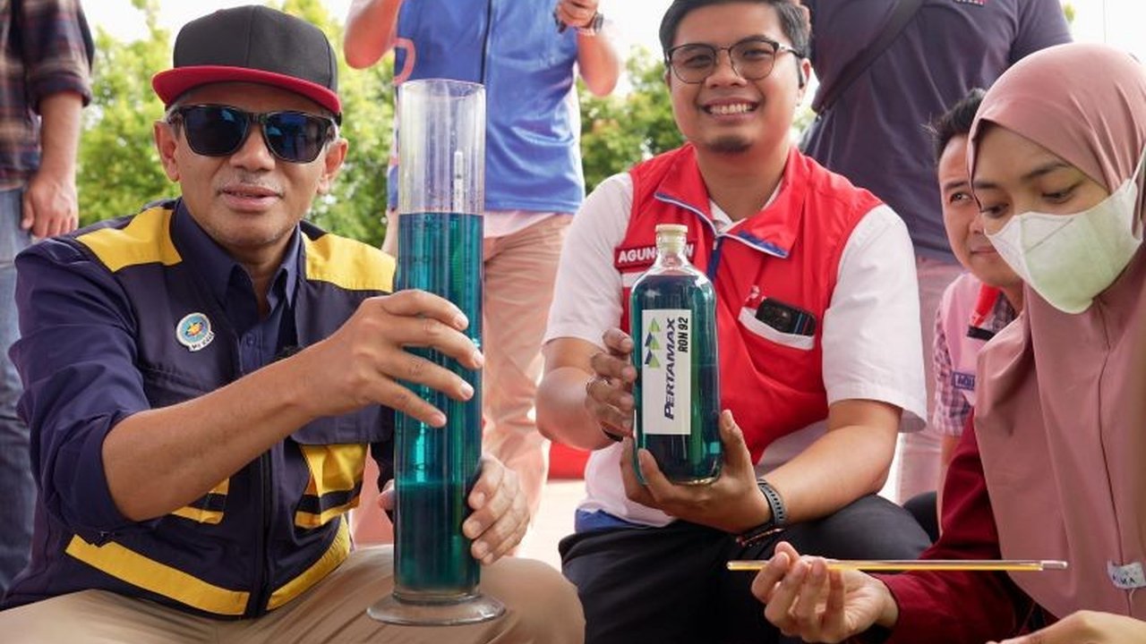 BPH Migas memastikan ketersediaan dan kualitas BBM di NTB aman jelang Idul Fitri 1446 H, dengan pasokan cukup dan sesuai spesifikasi, serta sosialisasi aplikasi XStar untuk BBM subsidi tepat sasaran.