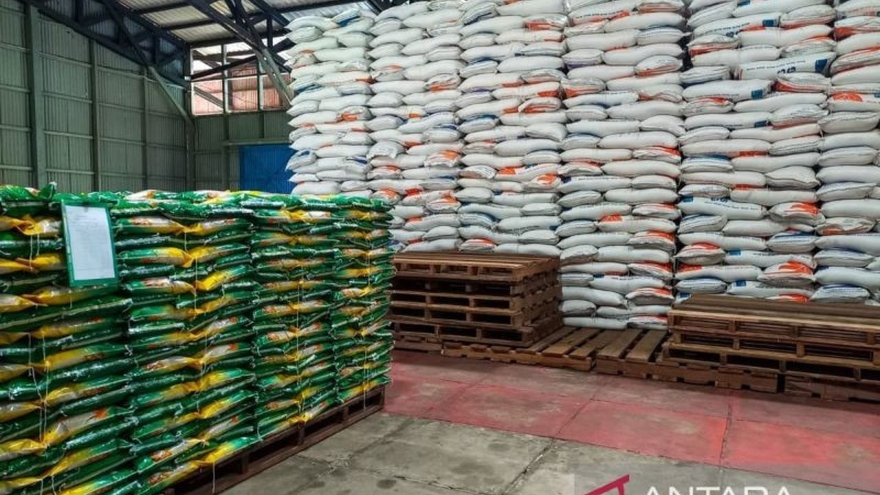 Bulog Natuna mengimbau agen RPK untuk segera membeli beras SPHP sebelum pendistribusian ditunda pada 29 Maret 2025, guna menjaga stabilisasi harga pangan menjelang Hari Besar Keagamaan Nasional.