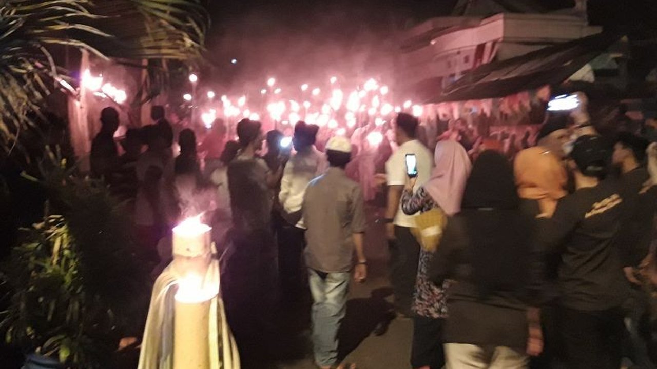 Kesultanan Ternate akan kembali menggelar tradisi Jou Uci Sabea Se Kabasarang pada 26 Maret 2025 untuk menyambut malam Lailatul Qadar, memperlihatkan toleransi dan pelestarian budaya.