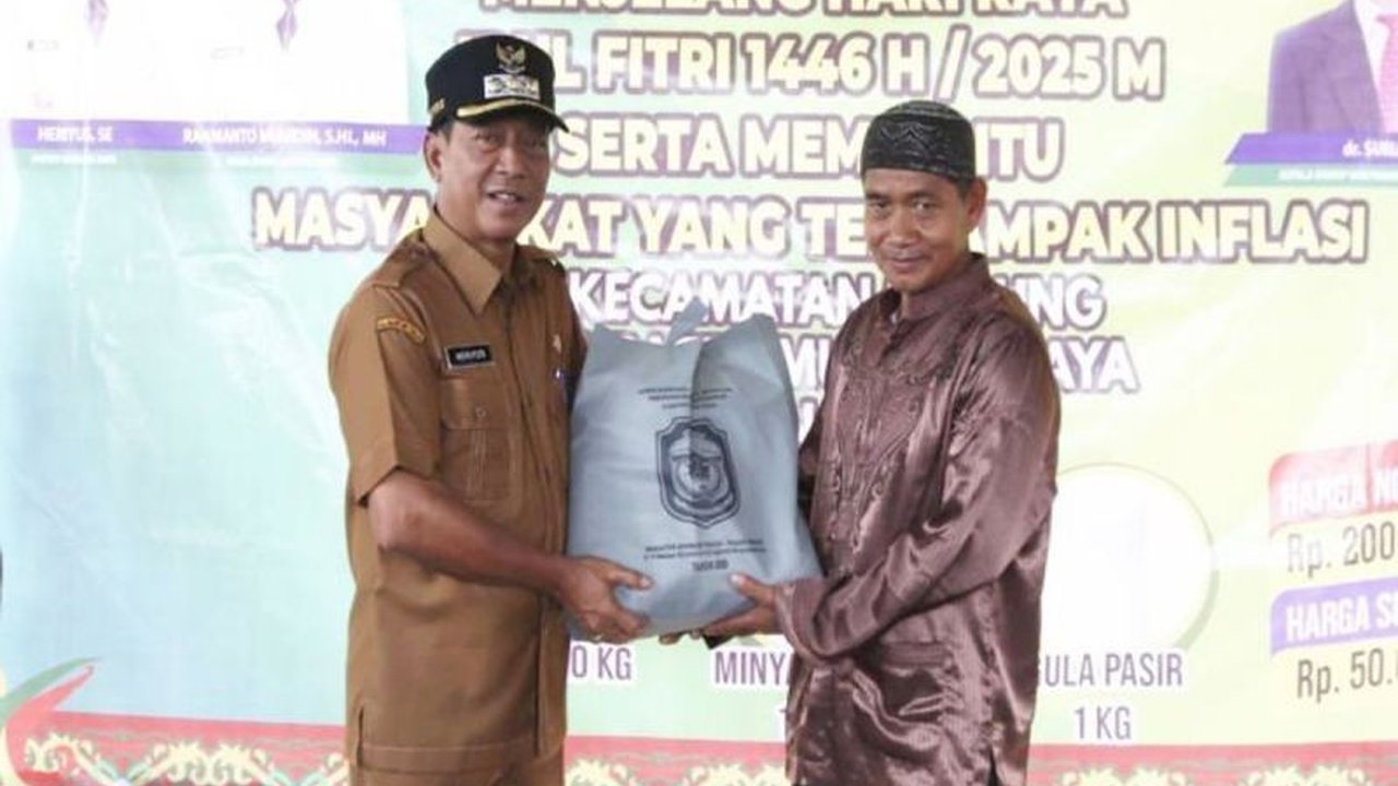 Pemerintah Kabupaten Murung Raya menggelar operasi pasar murah untuk membantu masyarakat menghadapi lonjakan harga bahan pokok menjelang Lebaran 2025, dengan menyediakan 300 paket sembako berisi beras, gula, dan minyak goreng.