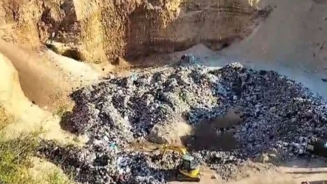 Dinas Lingkungan Hidup Kulon Progo mengajak masyarakat untuk mengurangi sampah saat mudik Lebaran dengan membawa wadah makan sendiri dan mengurangi penggunaan plastik sekali pakai.