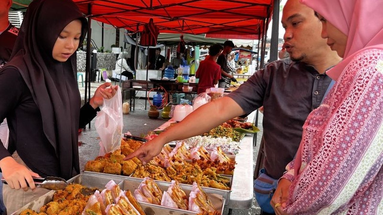 Badan Pusat Statistik (BPS) Aceh mencatat konsumsi kalori masyarakat Aceh masih di bawah standar nasional, hanya 1.989,55 kkal per hari pada 2024, meskipun konsumsi protein telah melampaui standar.
