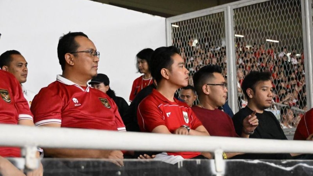 Wakil Presiden Gibran Rakabuming Raka sampaikan apresiasi atas kemenangan Timnas Indonesia atas Bahrain 1-0 di Kualifikasi Piala Dunia 2026, bukti semangat pantang menyerah para pemain.