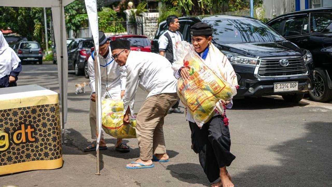 Pertamina Patra Niaga menyalurkan santunan Ramadan kepada 5 yayasan dan pondok pesantren di Jakarta serta 30 yayasan lainnya di seluruh Indonesia, sebagai wujud kepedulian sosial dan dukungan terhadap SDGs.