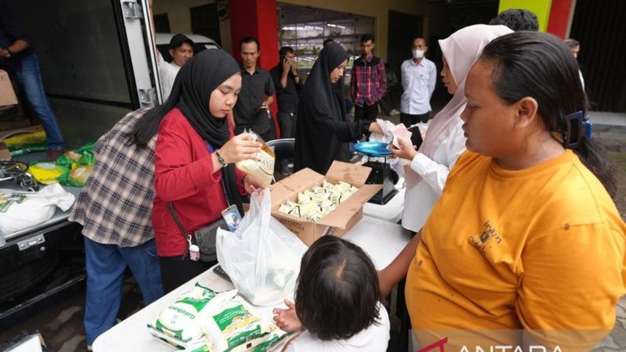 Pemerintah Provinsi Sulawesi Selatan menggelar Gerakan Pangan Murah (GPM) serentak di 24 kabupaten/kota untuk stabilisasi harga jelang Idul Fitri 1446 H.