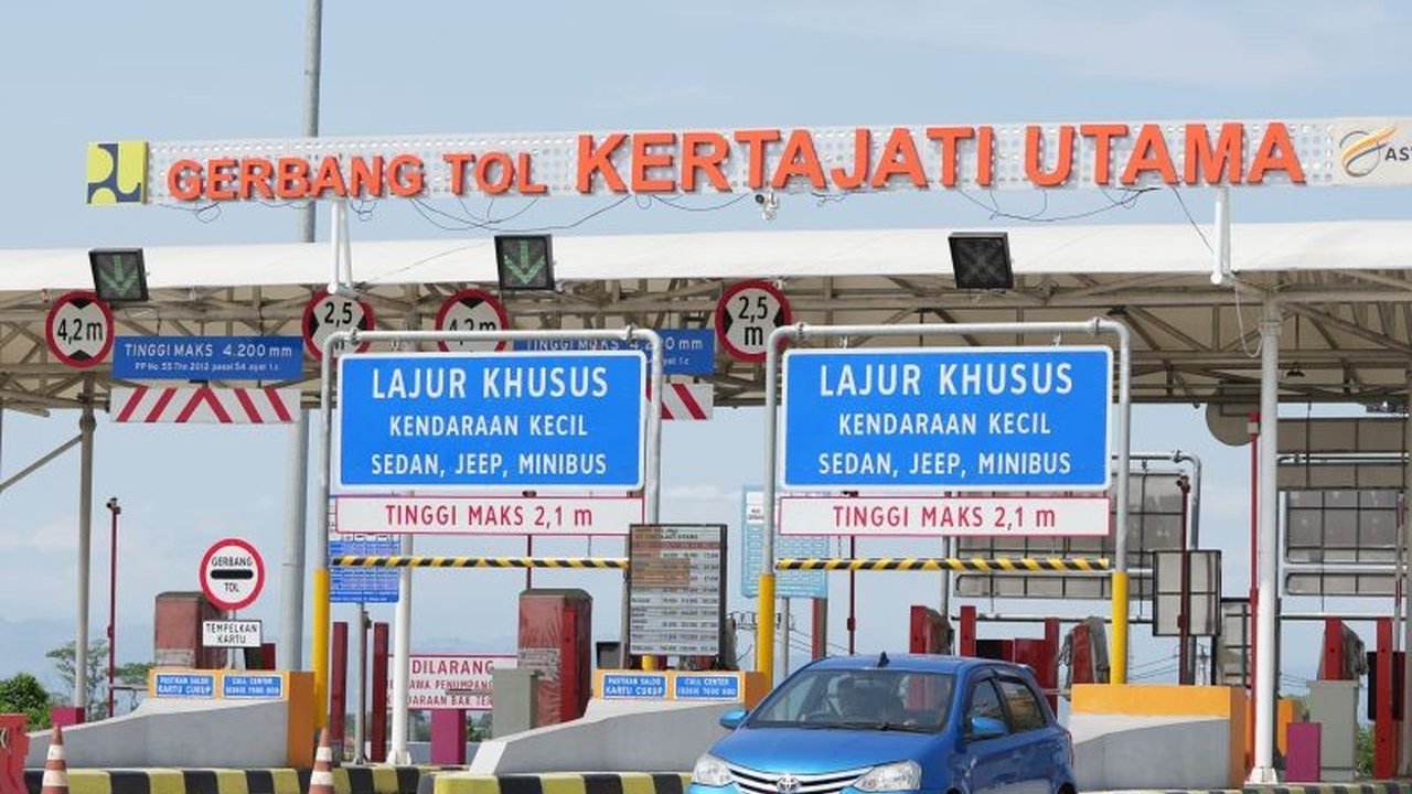 Jelang Lebaran 2025, Astra Infra berikan daftar SPBU di sekitar ruas tol sebagai alternatif jika rest area penuh, antisipasi lonjakan kendaraan hingga 6,9 juta.