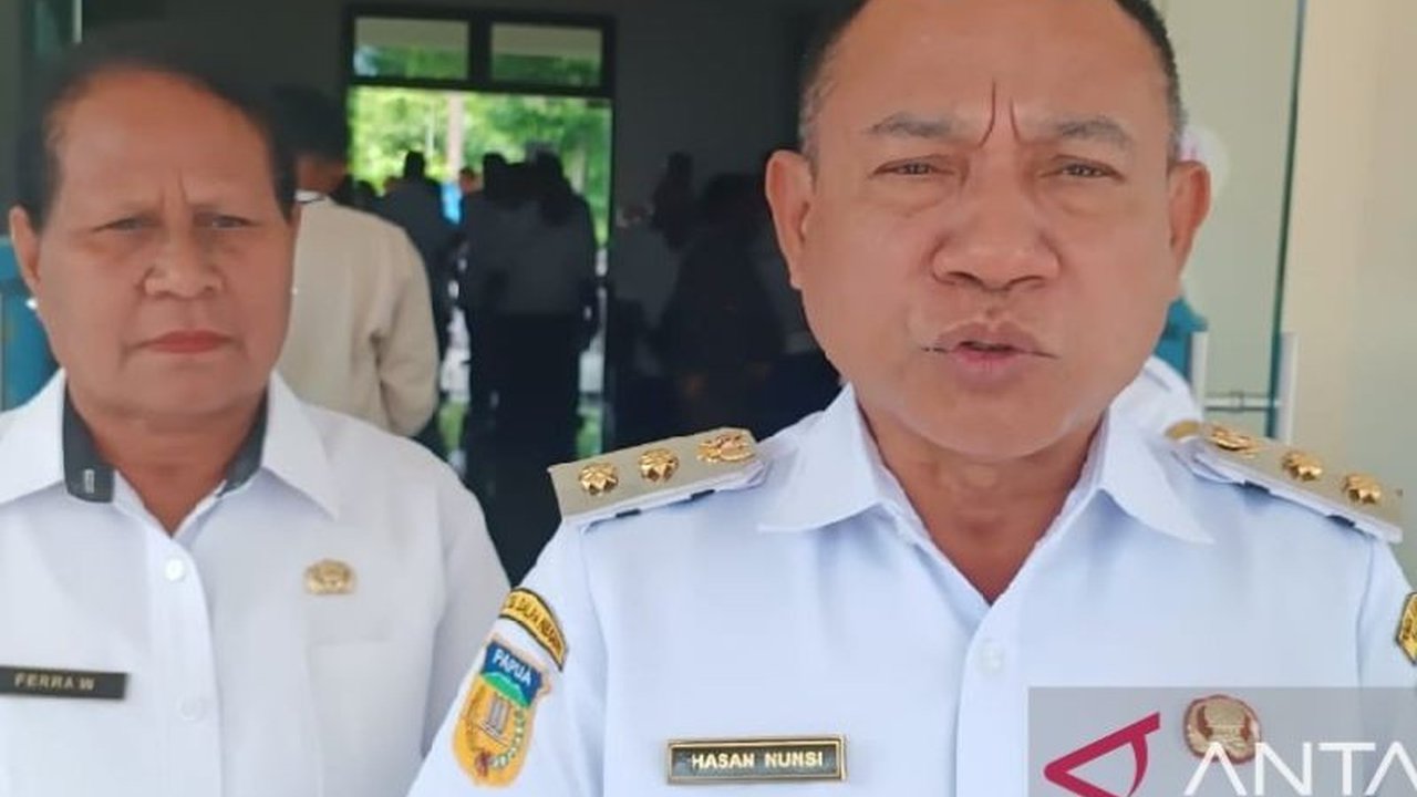 Pemerintah Kabupaten Supiori berharap program pemberdayaan ekonomi masyarakat asli Papua (OAP) di 38 kampungnya lebih merata dan meningkatkan kesejahteraan warga dengan dana otsus mencapai Rp627 miliar di tahun 2025.