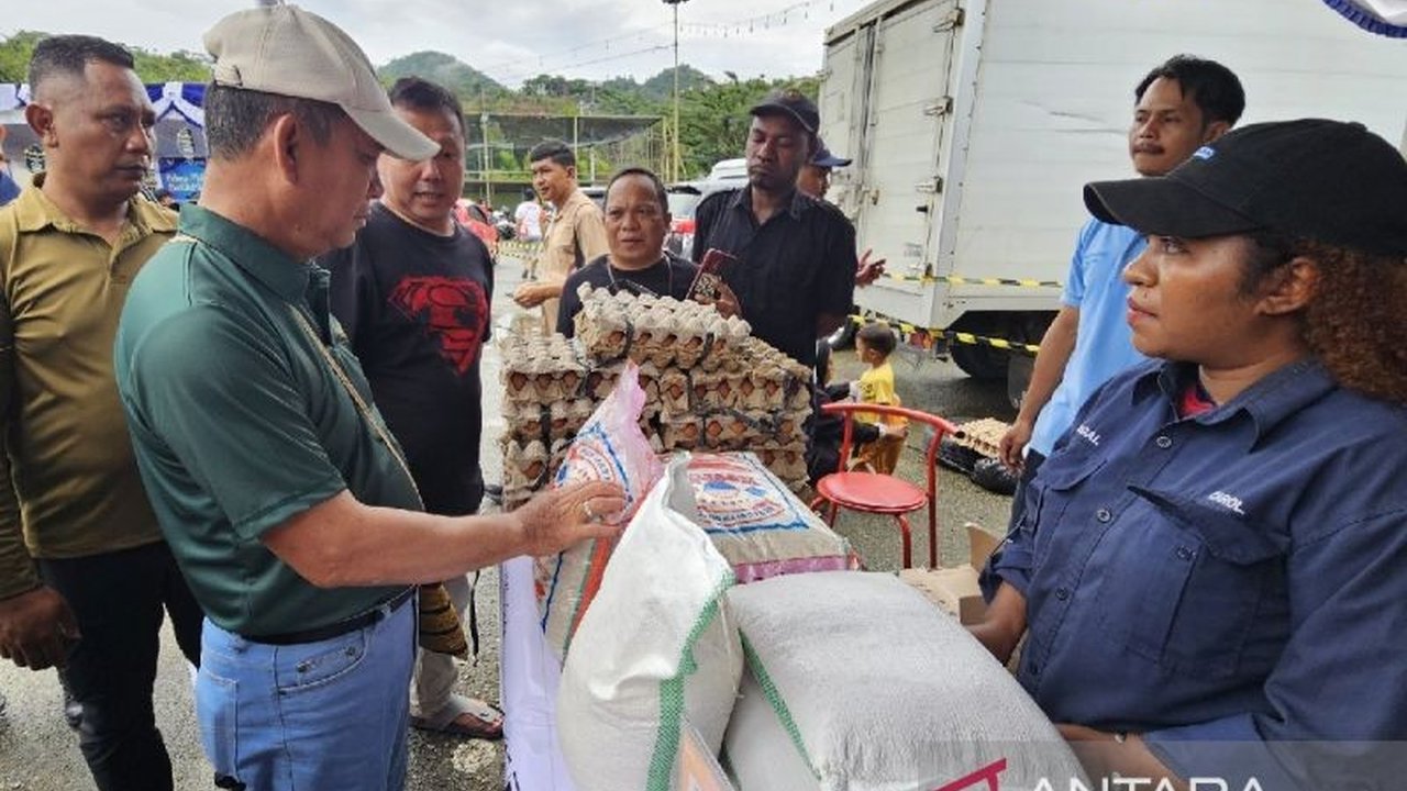 Penjabat Gubernur Papua menginstruksikan pencairan Tambahan Penghasilan Pegawai (TPP) bersamaan dengan THR untuk meningkatkan daya beli masyarakat menjelang Idul Fitri.