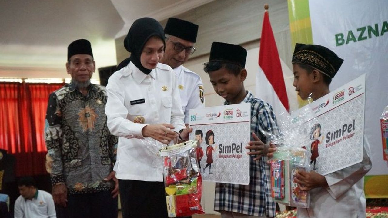 Pemerintah Kota Kediri berkolaborasi dengan OJK memberikan edukasi pengelolaan keuangan kepada anak-anak, menanamkan kebiasaan menabung sejak usia dini untuk masa depan yang lebih baik.
