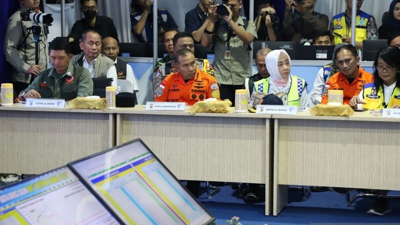 Jelang Lebaran, Basarnas meningkatkan kesiapsiagaan di Tol Trans Jawa dengan menyiagakan personel dan peralatan untuk memastikan keselamatan pemudik.