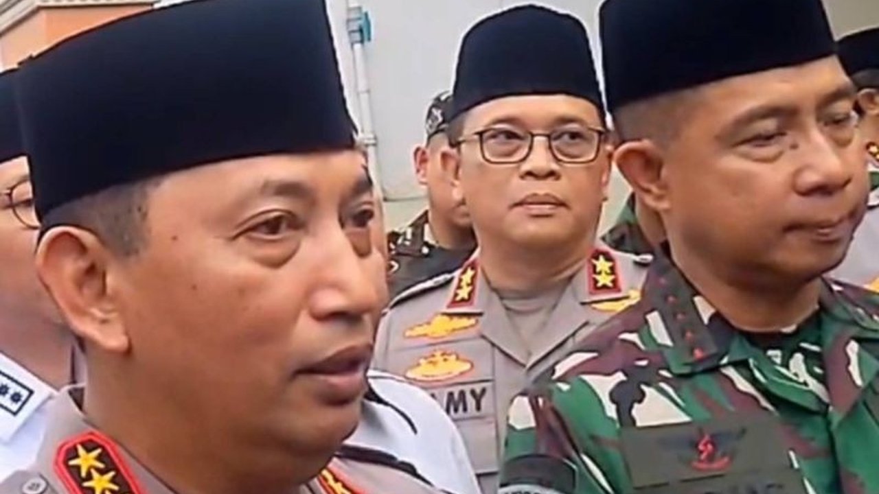 Kapolri Jenderal Listyo Sigit Prabowo dan Panglima TNI Jenderal Agus Subiyanto mengunjungi rumah duka Briptu (Anumerta) Ghalib di Bandarlampung, Lampung, menyampaikan belasungkawa dan memastikan proses hukum kasus penembakan berjalan tuntas.