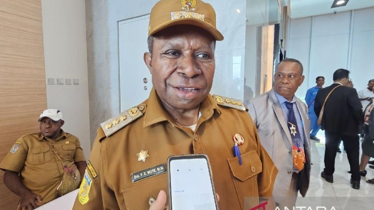 Kabupaten Waropen, Papua, akan menggelar Festival Hutan Bakau pada Mei 2024 untuk meningkatkan perekonomian melalui sektor pariwisata, memanfaatkan potensi 