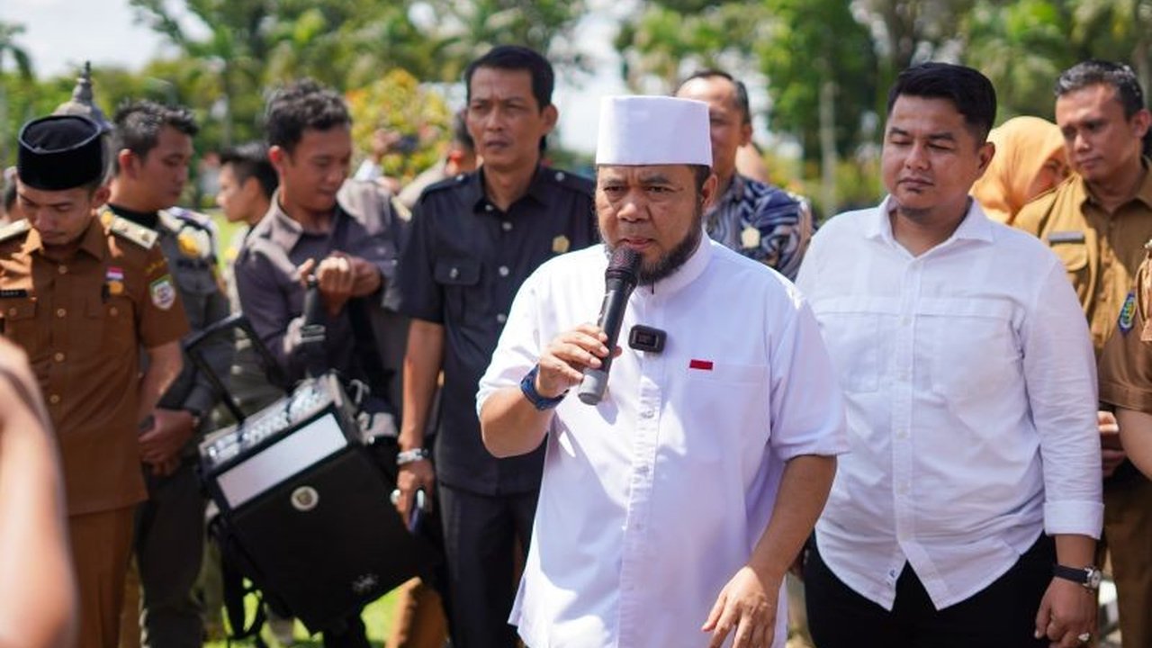 Gubernur Bengkulu terbitkan edaran untuk mencegah korupsi dan gratifikasi selama periode lebaran, mengimbau ASN untuk menghindari praktik-praktik yang melanggar hukum.
