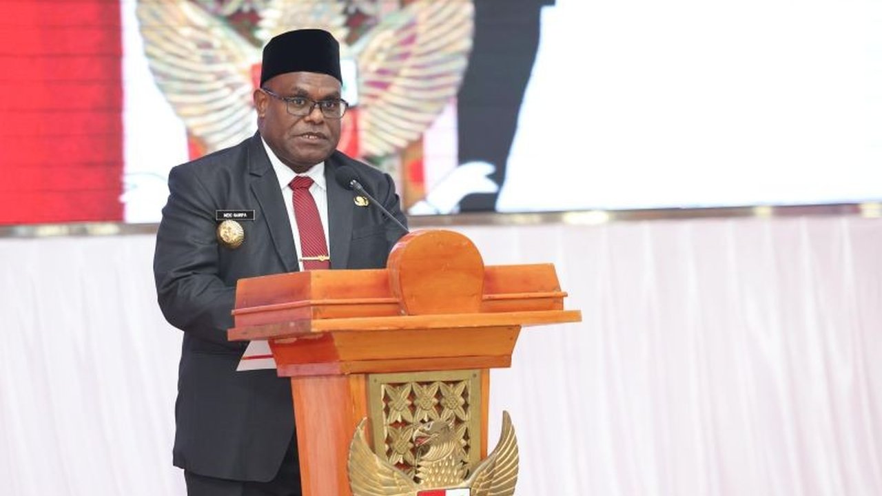 Gubernur Papua Tengah, Meki Nawipa, meminta kepala daerah di delapan kabupatennya untuk fokus pada pemberdayaan ekonomi lokal guna meningkatkan kesejahteraan masyarakat,  dengan memanfaatkan dana Otsus secara transparan dan bijak.