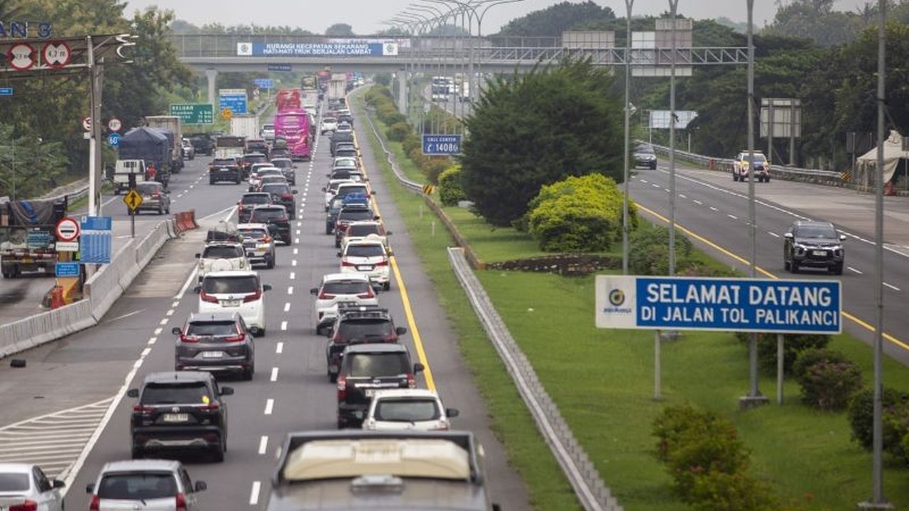 Pakar otomotif bagikan tips aman mudik Lebaran bagi pengemudi yang harus mengemudi sendiri jarak jauh tanpa bergantian, meliputi persiapan fisik, manajemen waktu istirahat, dan kewaspadaan di jalan.