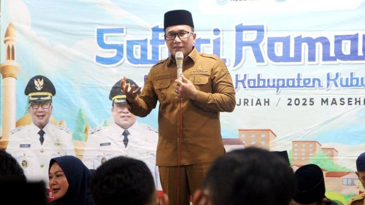 Pemerintah Kabupaten Kubu Raya memanfaatkan lahan tidak produktif untuk membangun pasar desa guna meningkatkan perekonomian dan kesejahteraan masyarakat, seperti yang diungkapkan Bupati Sujiwo dalam Safari Ramadan.