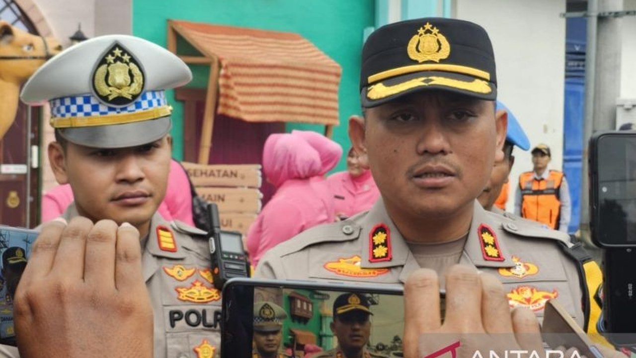 Polres Malang memastikan kelancaran informasi lalu lintas selama Lebaran 2025 dengan memanfaatkan 200 CCTV dan pusat informasi terintegrasi di berbagai pos pengamanan.