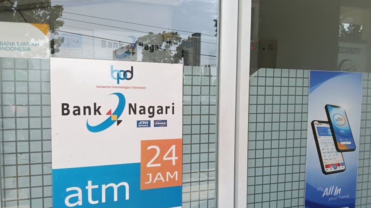 Bank Nagari Cabang Simpang Empat memastikan ketersediaan uang tunai di 13 ATM dengan total Rp20 miliar selama libur Lebaran 2025, serta mendorong transaksi digital.