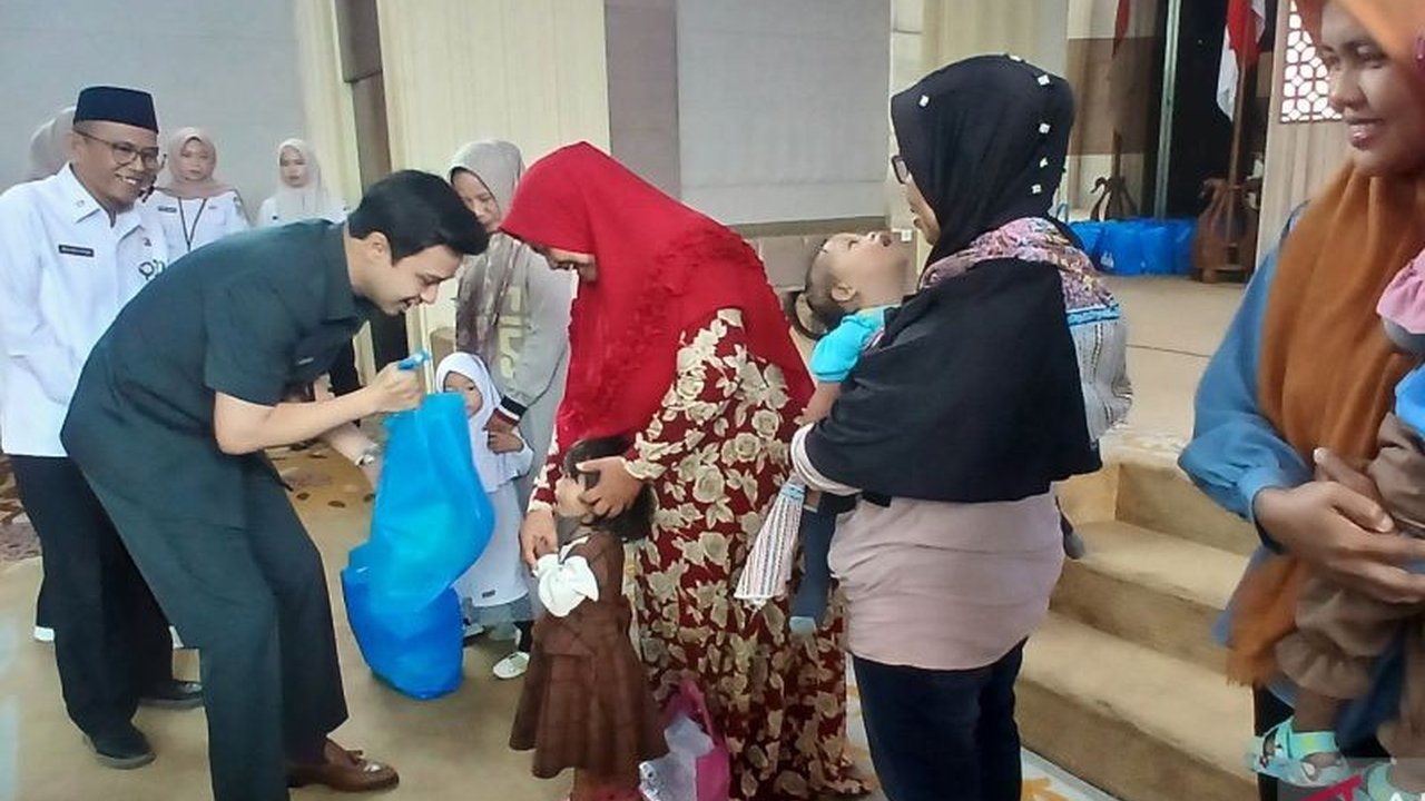 Pemerintah Kota Jambi menyalurkan Pemberian Makanan Tambahan (PMT) tahap pertama kepada 281 balita berisiko stunting di 11 kecamatan, sebagai upaya percepatan penurunan angka stunting di kota tersebut.