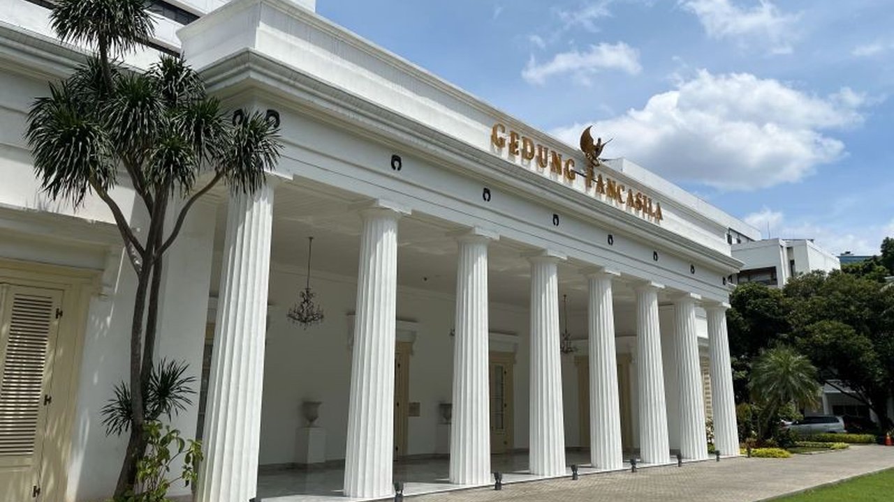 Kementerian Luar Negeri RI menegaskan belum menerima permintaan resmi untuk mengirimkan pasukan penjaga perdamaian ke perbatasan Rusia-Ukraina, meskipun ada laporan mengenai usulan tersebut.