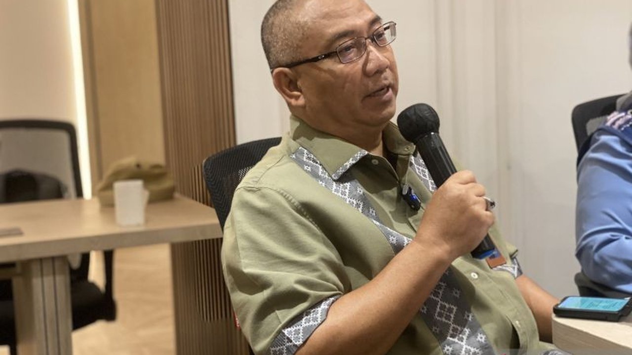 Kementerian Pariwisata (Kemenpar) mendorong wisata belanja di Jakarta selama Lebaran 2025 melalui kampanye #LebaranDiJakartaAja, menawarkan pengalaman berbelanja produk lokal dan mendukung UMKM.