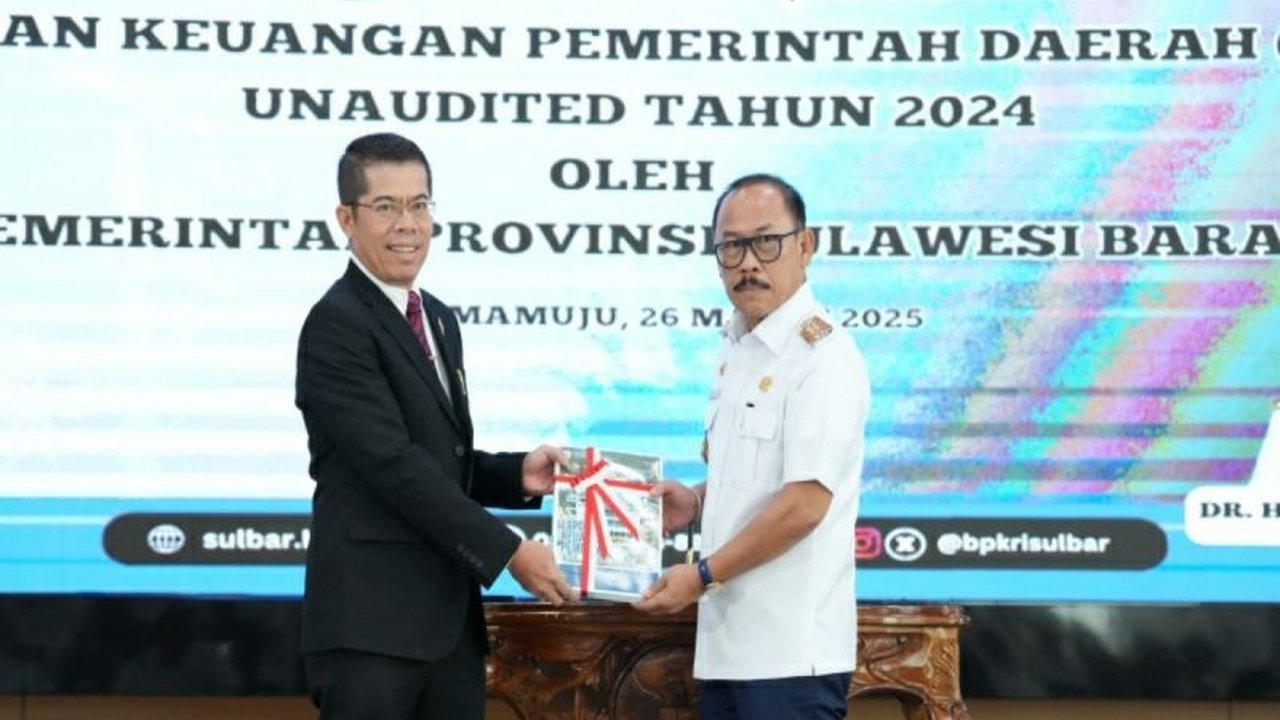 Pemerintah Provinsi Sulawesi Barat dan empat kabupaten menyerahkan laporan keuangan mereka ke BPK Perwakilan Sulbar, berupaya meningkatkan akuntabilitas dan berharap mendapatkan opini Wajar Tanpa Pengecualian (WTP).