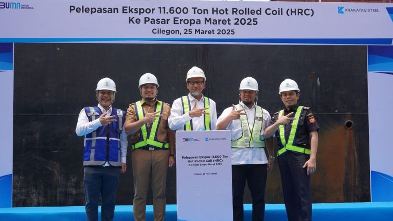 Krakatau Steel berhasil ekspor 11.600 ton baja canai panas ke Italia dan Spanyol, menandai ekspansi pasar global dan kualitas produknya yang diakui internasional.