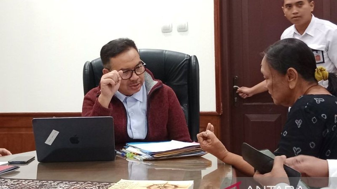 Wali Kota Yogyakarta, Hasto Wardoyo, membuka ruang dialog langsung dengan warga setiap Rabu pagi usai subuh, menciptakan komunikasi yang lebih manusiawi dan efektif dalam menyelesaikan permasalahan.