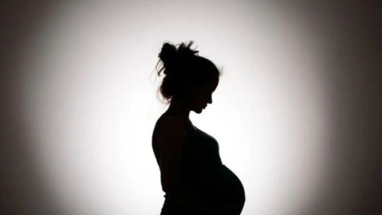 Ibu hamil disarankan konsultasi dokter sebelum mudik untuk mencegah risiko komplikasi kehamilan selama perjalanan jauh.