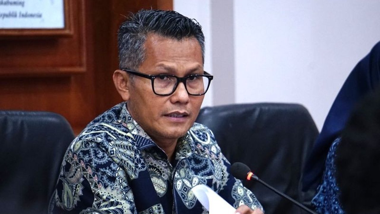 Pemerintah melalui Badan Pengelola Investasi Daya Anagata Nusantara (Danantara) siapkan Rp330 triliun untuk investasi pohon industri guna mendorong hilirisasi dan substitusi impor serta meningkatkan Indeks Kepercayaan Industri.