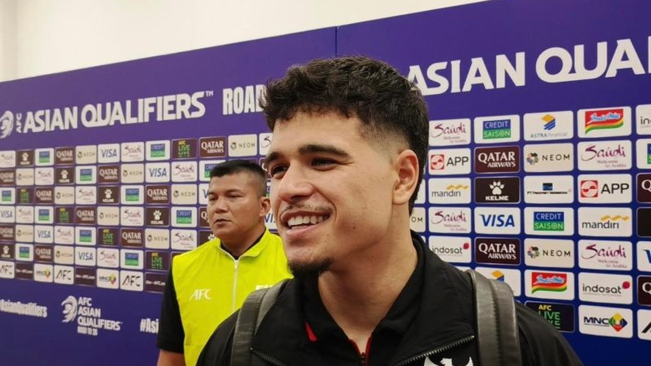 Ragnar Oratmangoen: Puasa Ramadhan di Indonesia, Semangat Baru di Lapangan Hijau