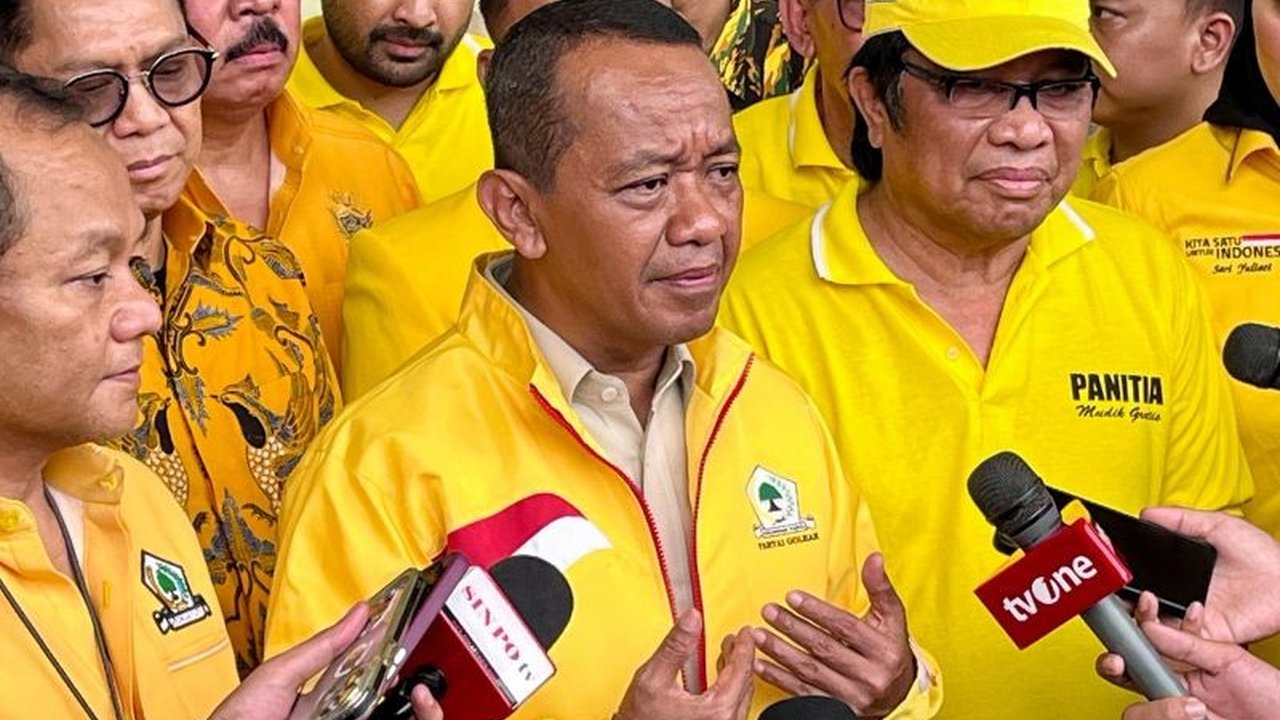 Presiden Prabowo Subianto menginstruksikan seluruh menteri untuk meningkatkan komunikasi publik guna mengatasi polemik seputar kebijakan pemerintah dan penyebaran informasi yang tidak akurat.