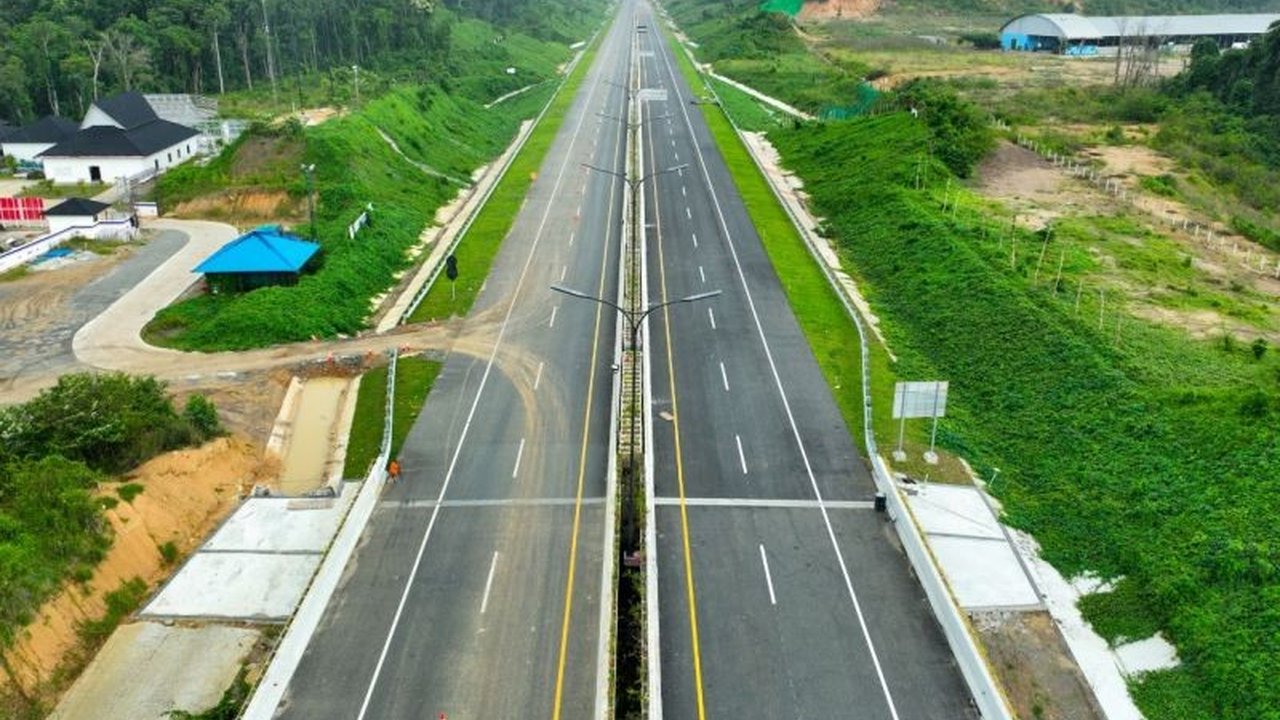 Otorita Ibu Kota Nusantara (OIKN) memastikan Jalan Tol IKN siap digunakan sebagai jalur alternatif mudik Lebaran 2025 untuk mengurangi kepadatan lalu lintas.