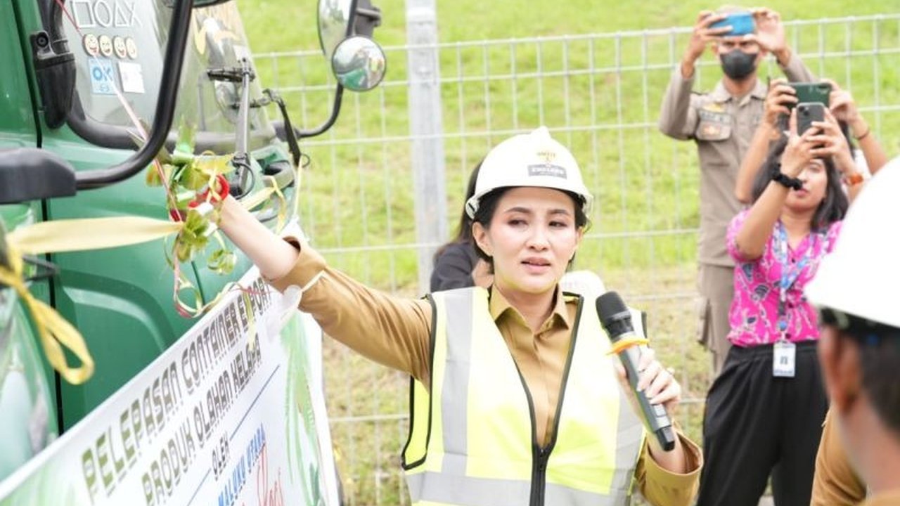 Gubernur Maluku Utara meminta PT Nico meningkatkan kesejahteraan petani kelapa di Halmahera Utara, seiring ekspansi perusahaan yang menjanjikan ribuan lapangan kerja baru.