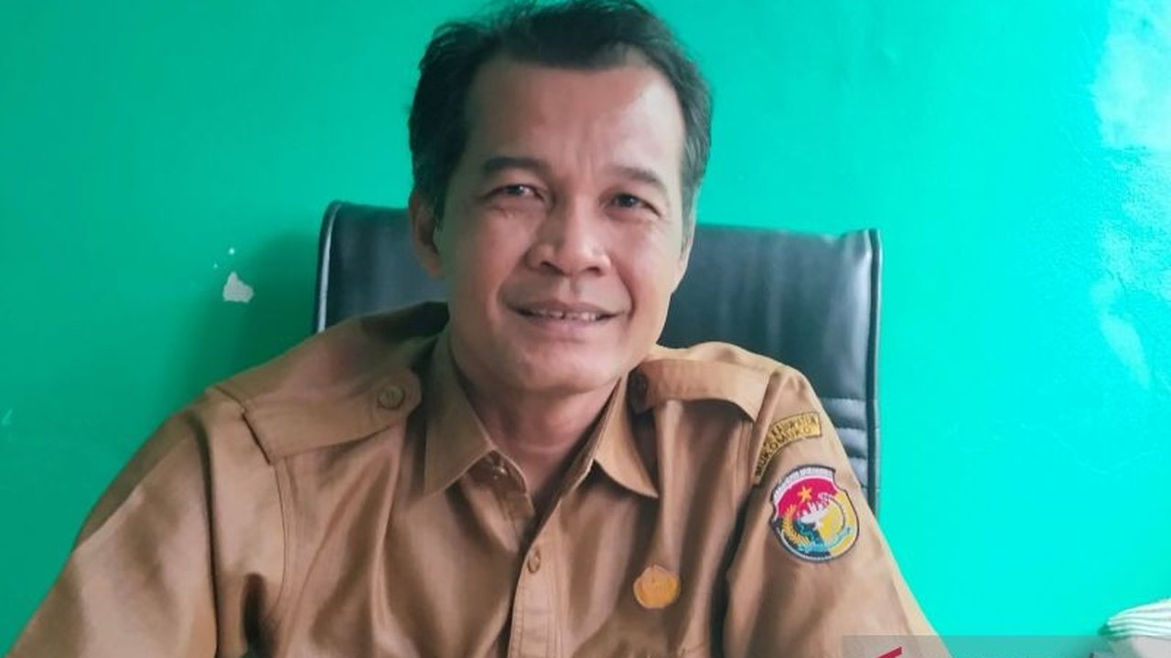 Sejumlah pabrik kelapa sawit di Mukomuko, Bengkulu, tutup sementara mulai Rabu (26/3) hingga awal April 2025, untuk libur Lebaran, menyebabkan penurunan harga TBS.