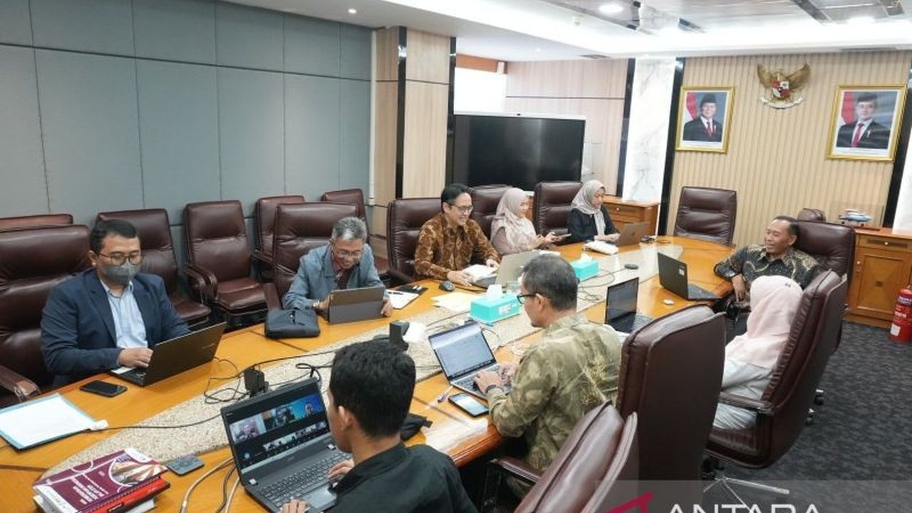 Kementerian Pendidikan, Kebudayaan, Riset, dan Teknologi (Kemdikbudristek) mendorong implementasi riset perguruan tinggi untuk menekan angka stunting yang tinggi di NTT melalui kolaborasi Konsorsium Perguruan Tinggi.