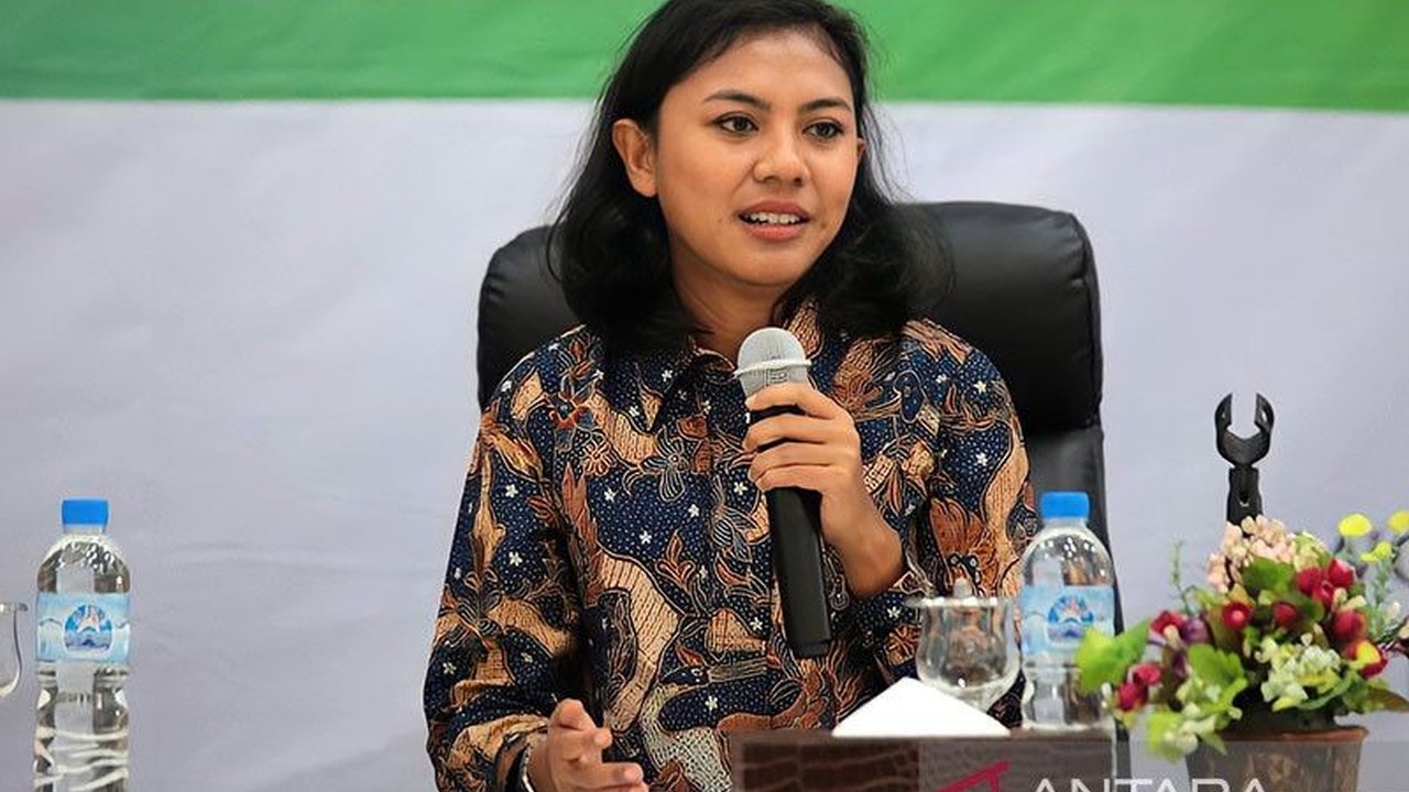 Anggota Komisi V DPR RI mendesak pemerintah untuk memastikan kelayakan kapal penyeberangan jelang puncak arus mudik Lebaran 2025 guna mencegah kecelakaan dan menjamin keselamatan pemudik.