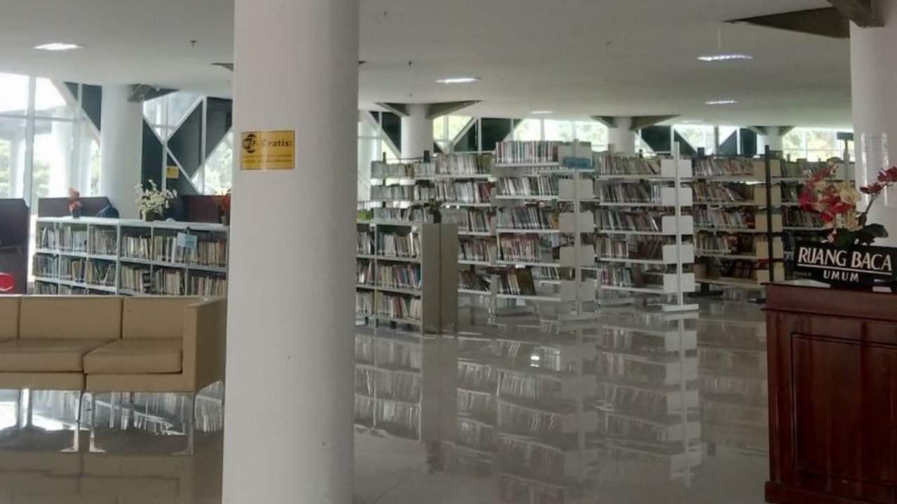 Provinsi Lampung telah berhasil mengukuhkan 151 perpustakaannya dengan akreditasi, menandakan peningkatan kualitas layanan dan sumber daya manusia di sektor pendidikan dan pengetahuan.