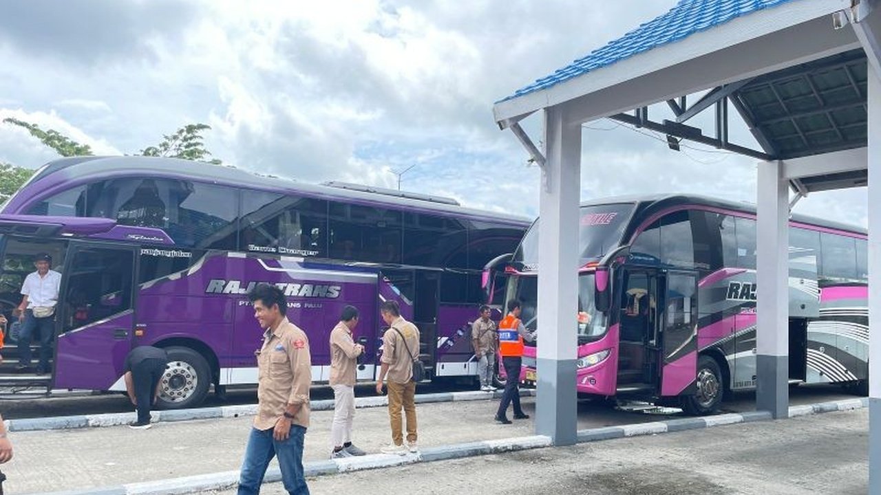 Dinas Perhubungan Sulawesi Tengah meminta perusahaan otobus utamakan keselamatan penumpang dengan memenuhi Standar Pelayanan Minimal (SPM) selama musim mudik Lebaran 2025, termasuk pengecekan berkala kendaraan dan memastikan pengemudi dalam kondisi prima.