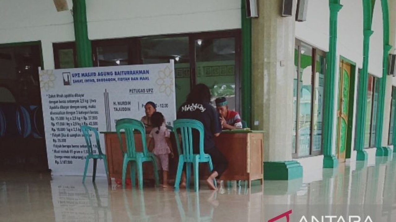 Badan Amil Zakat Nasional (Baznas) Kabupaten Biak Numfor menetapkan besaran zakat fitrah Idul Fitri 1446 H dengan tiga kategori harga beras, serta menetapkan besaran zakat harta dan emas.