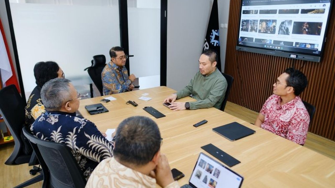 Kemenparekraf berkolaborasi dengan KEK Singhasari di Malang, Jawa Timur, untuk meningkatkan kapitalisasi ekosistem ekonomi kreatif dan menjadikan Indonesia sebagai destinasi utama ekonomi kreatif di Asia Tenggara.