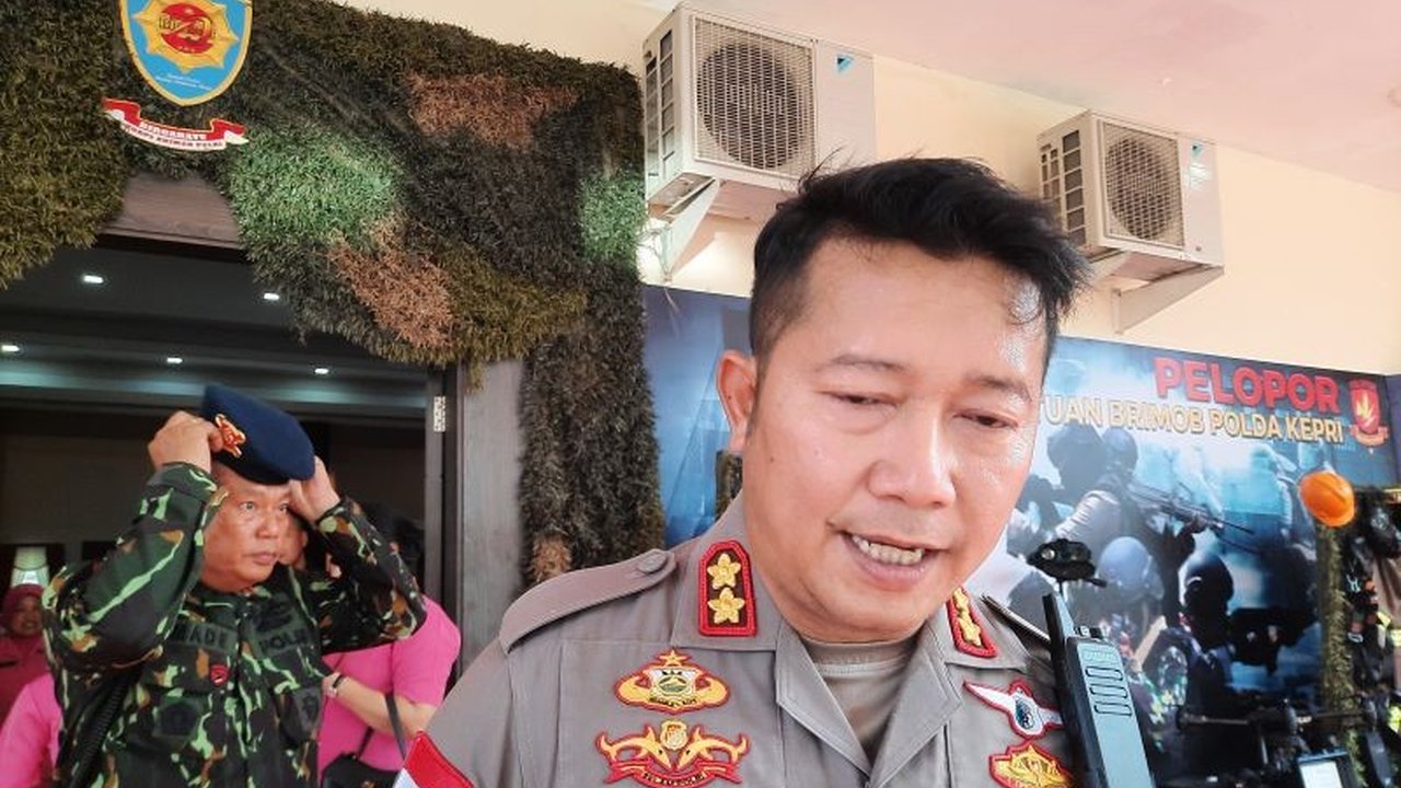 Kepolisian Resor Kepulauan Anambas meningkatkan patroli untuk mencegah pencurian di rumah warga yang mudik Lebaran 2025, imbau masyarakat untuk memastikan keamanan rumah sebelum mudik.